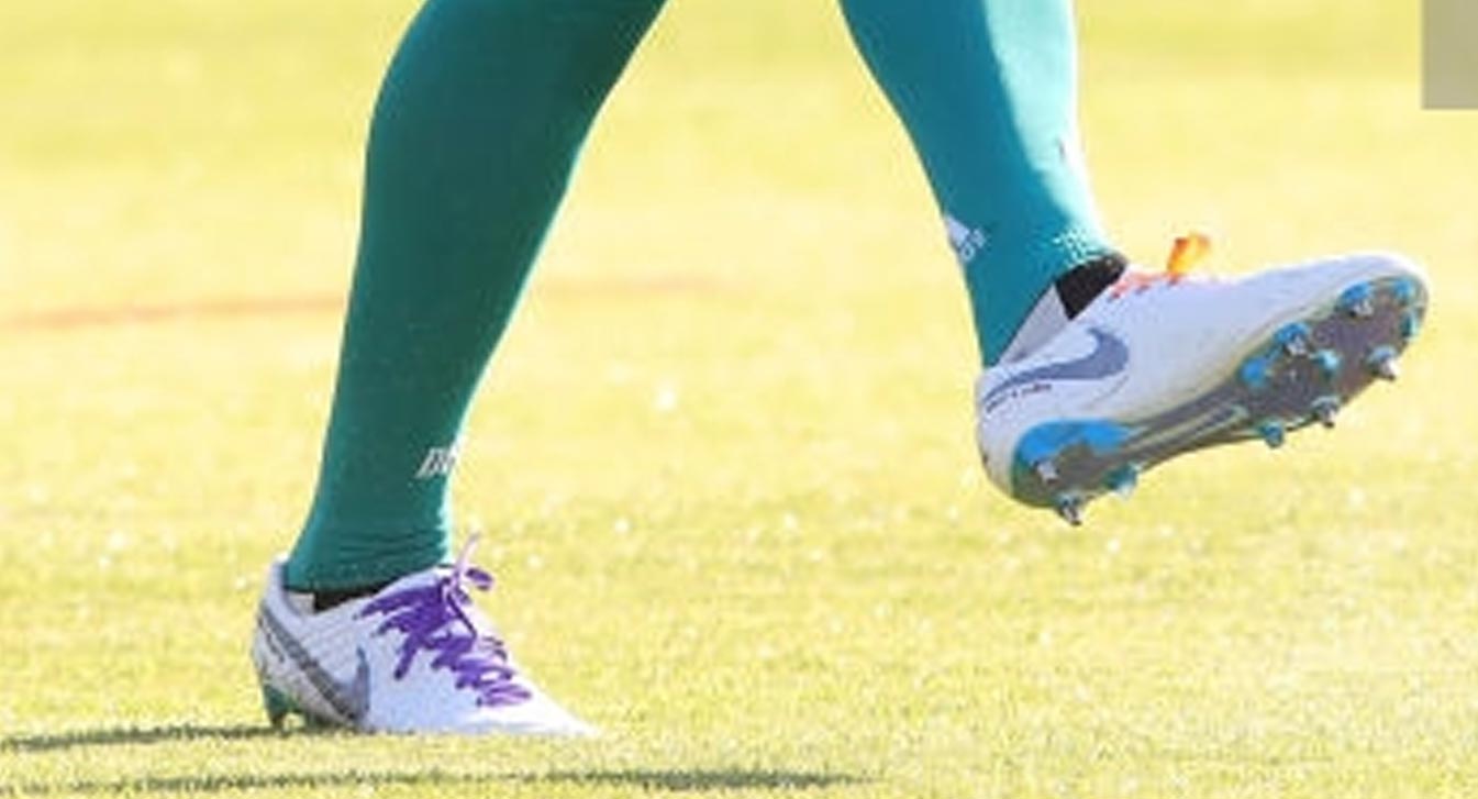 Nike sales tiempo laces